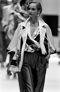 Gianfranco_Ferre_SS1989_Alda_08.jpg