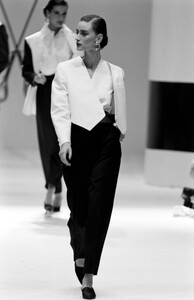 Gianfranco_Ferre_SS1989_Aly_05.jpg
