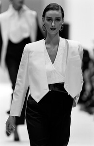 Gianfranco_Ferre_SS1989_Aly_08.jpg
