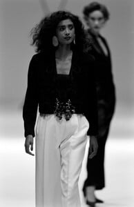 Gianfranco_Ferre_SS1989_Anjani_07.thumb.jpg.501dde8fa8ac595910ab87345c36a607.jpg