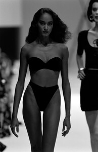 Gianfranco_Ferre_SS1989_Ann_Fiona_09.jpg