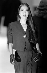 Gianfranco_Ferre_SS1989_Anna_Bayle_15.jpg