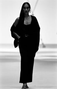 Gianfranco_Ferre_SS1989_Anna_Bayle_20.jpg