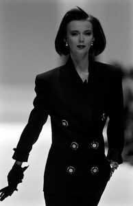 Gianfranco_Ferre_SS1989_Brynja_05.jpg