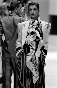 Gianfranco_Ferre_SS1989_Claire_05.jpg
