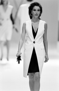 Gianfranco_Ferre_SS1989_Clarissa_02.jpg