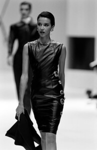 Gianfranco_Ferre_SS1989_Dalma_02.thumb.jpg.80b24bc1b0688e3acea799f3ef21b63e.jpg