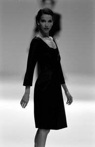 Gianfranco_Ferre_SS1989_Dalma_08.thumb.jpg.c1e6707b1e3263553642ce4d2c81f227.jpg