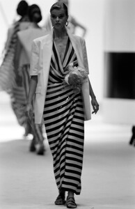 Gianfranco_Ferre_SS1989_Daniela_Azzone_08.jpg