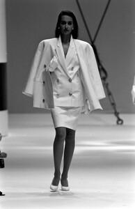 Gianfranco_Ferre_SS1989_Gail_01.jpg
