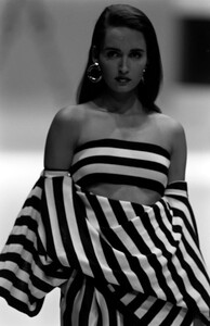 Gianfranco_Ferre_SS1989_Gail_13.jpg