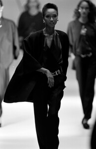 Gianfranco_Ferre_SS1989_Katoucha_04.jpg