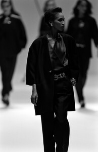 Gianfranco_Ferre_SS1989_Katoucha_05.jpg