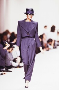 GivenchySS1989MicheleGresse.thumb.jpg.8defc21b98835c710eb33d9d7e964a13.jpg