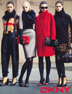 Goldberg_DKNY_Fall_Winter_2009_10_02.thumb.jpeg.b9c00a6a812d1f5be13ce127140c7f45.jpeg