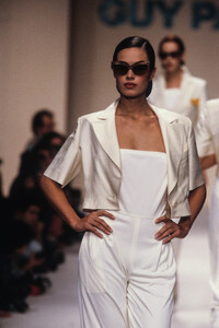 GuyPaulin1989WomenRTW70.thumb.jpg.9b0e7017bfc89f69131432928484fd9b.jpg