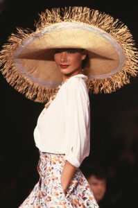 GuyPaulinSS1989CristinaPiaget07.thumb.jpg.00e51ea541fec8d854ca21a64acdef55.jpg