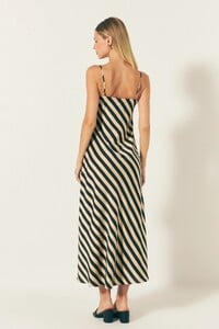 HN2950D_CREAMBLACK_005_a14d0120-8711-4f69-8c13-efd30b53ab7d.jpg