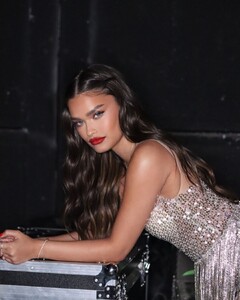 I’m back @the_romi_frenkel  FOR @dancing.with.stars.il #MAKEUPBYASAFBABO @oshersaadon_ @rikidalal_official _#makeup #makeuptutorial #makeupartist #makeupforever #makeupoftheday #portraitphotography  #paris#mil (2).jpg