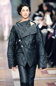 IsseyMiyakeAW1998RTW.thumb.jpg.a750a69bc76da5a07dc6f575576af537.jpg