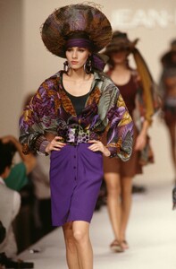 Jean-LouisScherrerSS1989Magali01.thumb.jpg.a8c79ce62cd12b3bd5dbdf07a2e89bb2.jpg