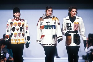 JeanCharlesdeCastelbajac1989WomenRTW19.thumb.jpg.a1149396932cc77ed3db7b1410701a89.jpg