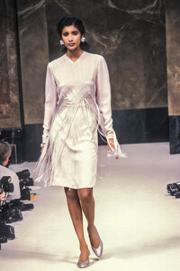 Jean Louis Scherrer 1989 Haute Couture 105.jpg