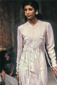 Jean Louis Scherrer 1989 Haute Couture 110.jpg