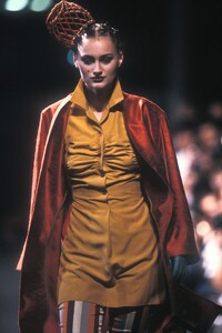 Jean_Paul_Gaultier_SS1989_Therese_Bachy_03.jpg