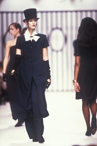 Karl_Lagerfeld_SS1989_Aly_01.jpg