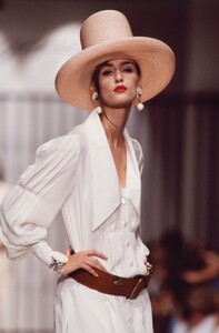 Karl_Lagerfeld_SS1989_Aly_05.jpg