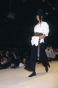 Karl_Lagerfeld_SS1989_Ulli_01.thumb.jpg.7587318710e87d3bce691d43edaab3df.jpg
