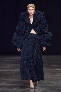 Kilian-Kerner-BFW-SS-25-7.thumb.webp.c3035aa15d615a996f03273f141fad79.webp