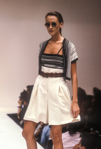 Krizia1989WomenRTW47.thumb.jpg.a4d5f17a5f0341b67ef0b705e0cd7157.jpg