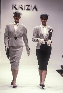 Krizia1989WomenRTW59.thumb.jpg.c339d14e38681b09dbc9f863f5c0a4c1.jpg