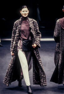Krizia1996WomenRTW1.thumb.jpg.a3491b6cd72c06110b5549064032bb41.jpg