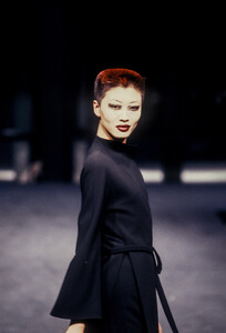 Krizia1996WomenRTW44.thumb.jpg.874d8dbe3b6a34d99a4ac60021f47cd4.jpg