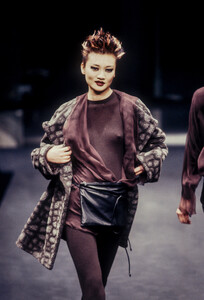 Krizia1996WomenRTW5.thumb.jpg.8e59ea92a4022d507d628b724aefe6cb.jpg