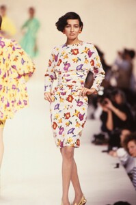 Lanvin_SS1989_Betty_02.thumb.jpg.77d9196834af5c76c2f983ae21e0c5e7.jpg