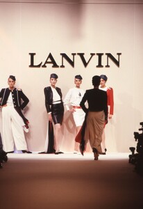 Lanvin_SS1989_CynthiaAnthonio_04.thumb.jpg.e153944bdd42d2267609d94947b95ea5.jpg