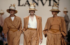 Lanvin_SS1989_Laura_Lenee_01.thumb.jpg.de1a73526881ad7986c54340a6c5c28d.jpg