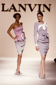 Lanvin_SS1989_Laura_Lenee_03.thumb.jpg.d44192f6897569be12c0999f88fab420.jpg