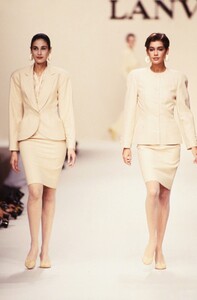 Lanvin_SS1989_Stephanie_02.thumb.jpg.3b033068bb582a9d4dcb32644ae16a34.jpg