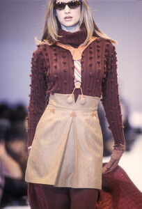 LauraBiagiotti1993WomenRTW56.thumb.jpg.02470b6e57cbd6472dea4561ac080a8c.jpg