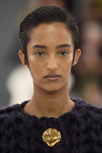 LoeweclpS24026.thumb.jpg.4d0956fbbf8b4e84af40867eb193c3f8.jpg