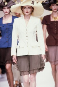 LolitaLempicka1989WomenRTW45.thumb.jpg.f0d1942b4a4b3258b49fec21a6bdb809.jpg
