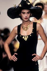 Lolita Lempicka 1989 Women RTW 61.jpg
