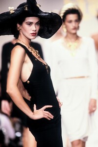 Lolita Lempicka 1989 Women RTW 62.jpg