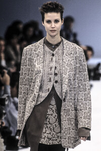 LucianoSoprani1994WomenRTW28.thumb.jpg.d3adca4c7517444bea76ee52c5f30ab8.jpg
