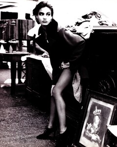 MODA_January1992_Ines_Sastre_09.jpg